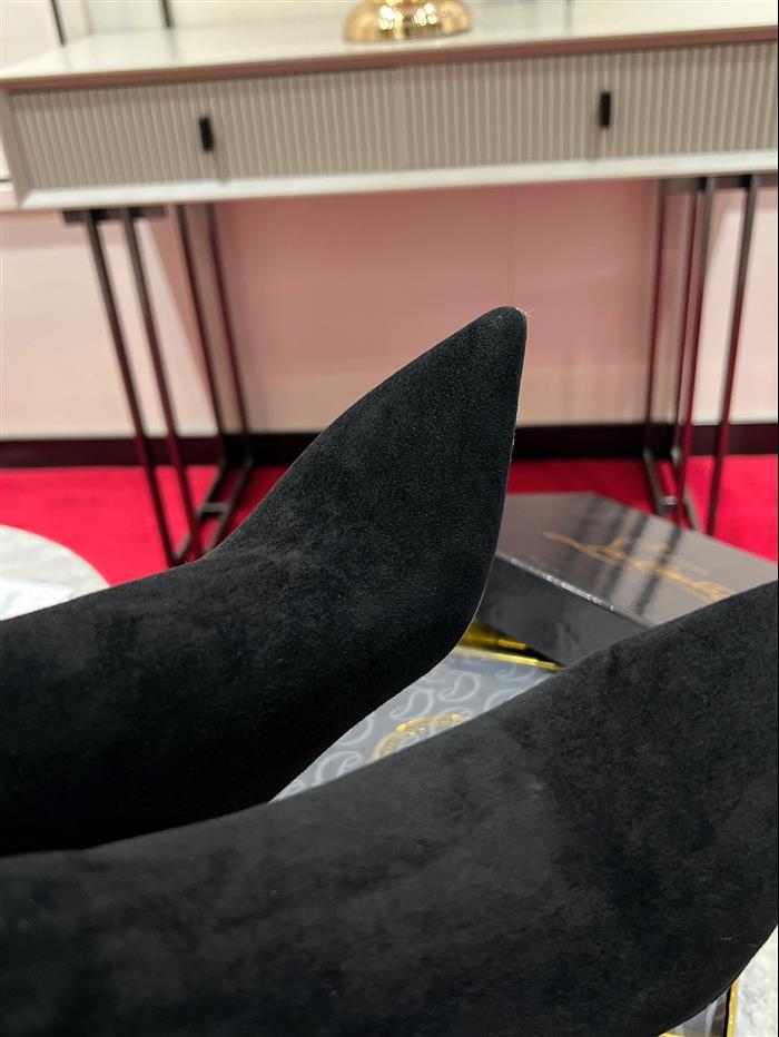 2025112818734848 350